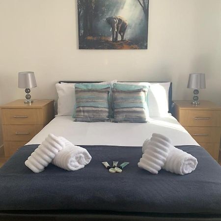 Absolute Stays In Sherwood- Nottingham Castle- Capital Fm Arena Nottingham- Contractors-Free Wifi- Free Parking- Long And Short Stays- Families-East Midlands Airport-Trent Bridge-Actors-Aria Court- Mansfield Екстериор снимка